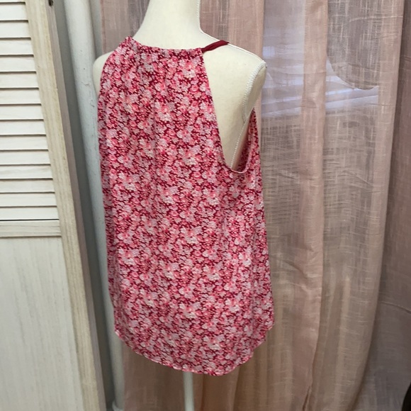 Beautiful floral top with unique tie sleeve - Picture 3 of 5